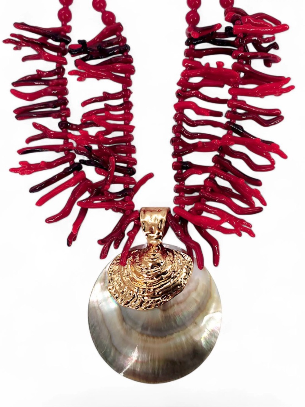 NWT ⚜️♥️⚜️ Gardenia Red Coral Branch Shell Necklace